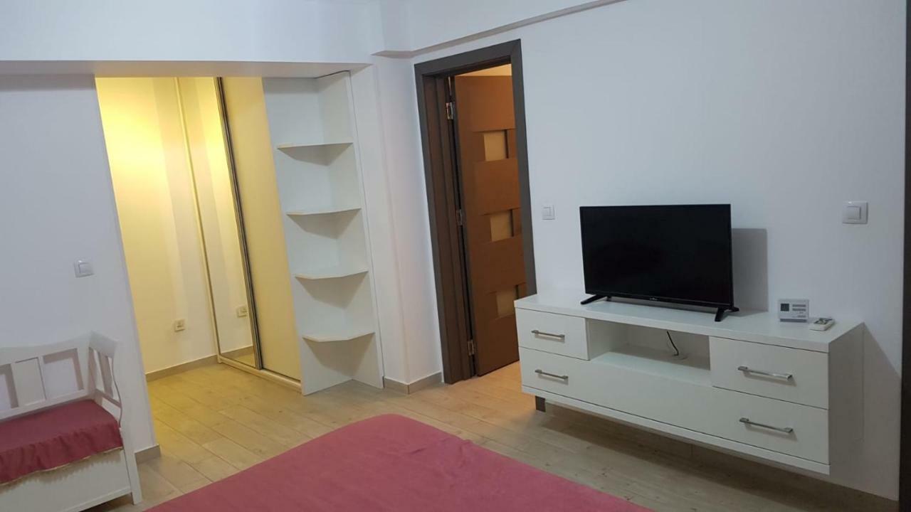 Tina Apartament 2 ไกรโอวา ภายนอก รูปภาพ