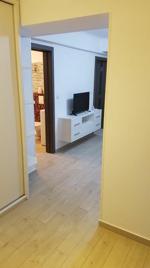 Tina Apartament 2 ไกรโอวา ภายนอก รูปภาพ