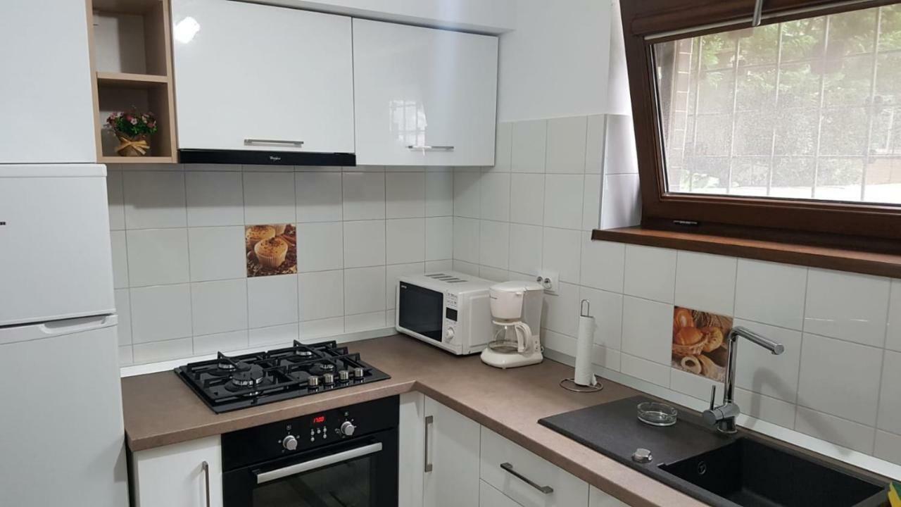 Tina Apartament 2 ไกรโอวา ภายนอก รูปภาพ